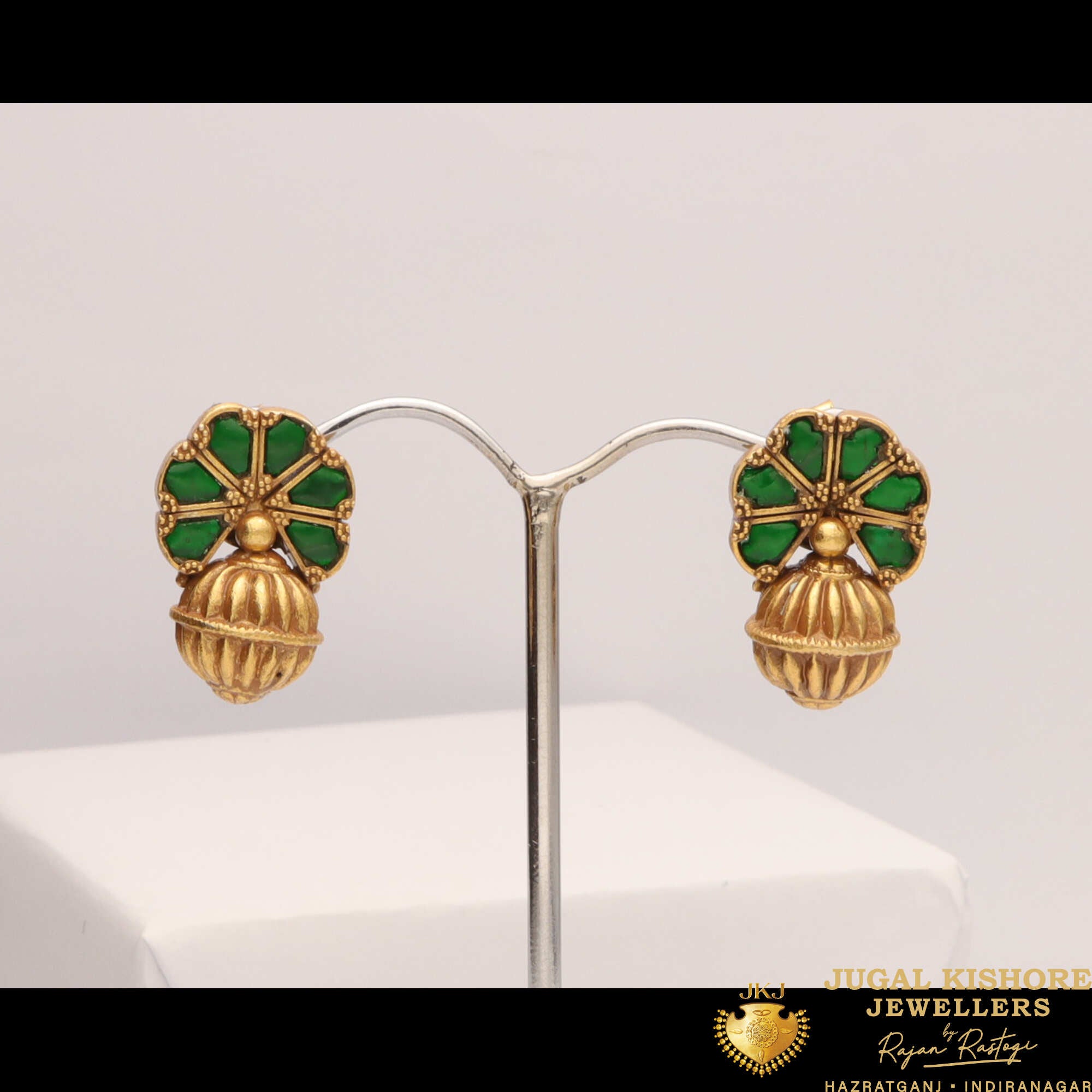 Kashvi Studs