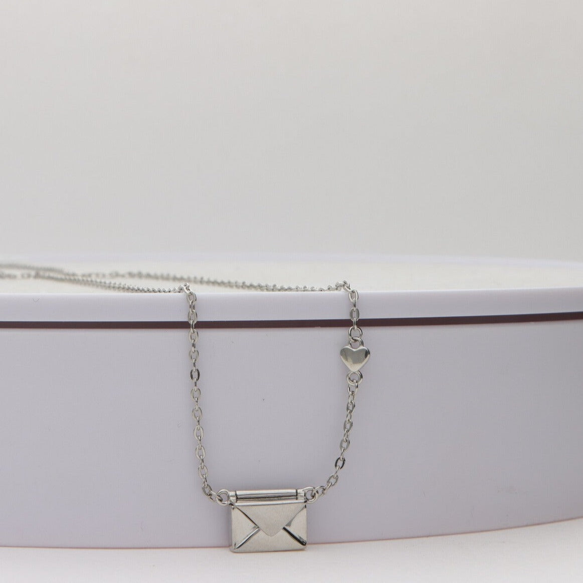 Silver Sparkling Pendant with Link Chain