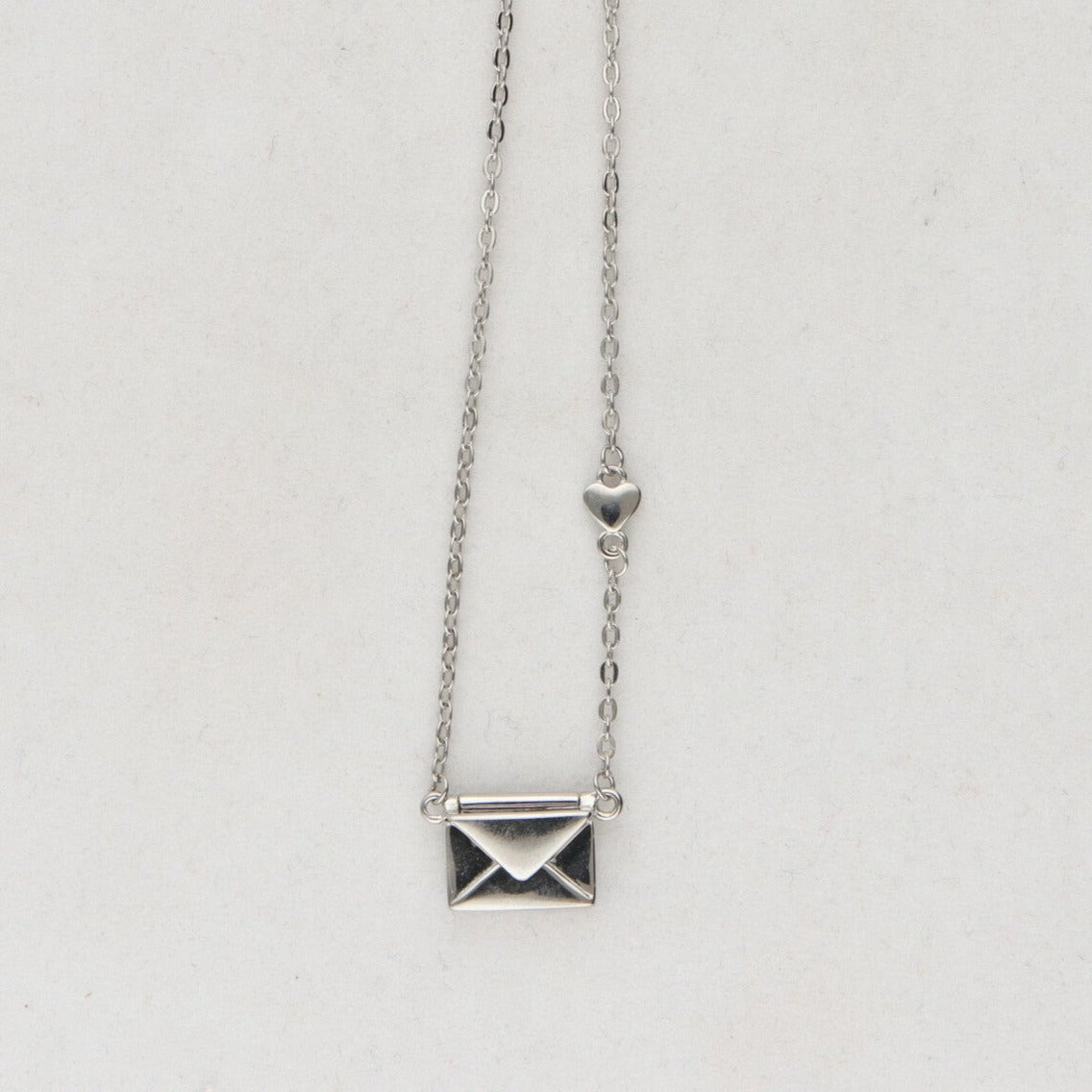 Silver Sparkling Pendant with Link Chain
