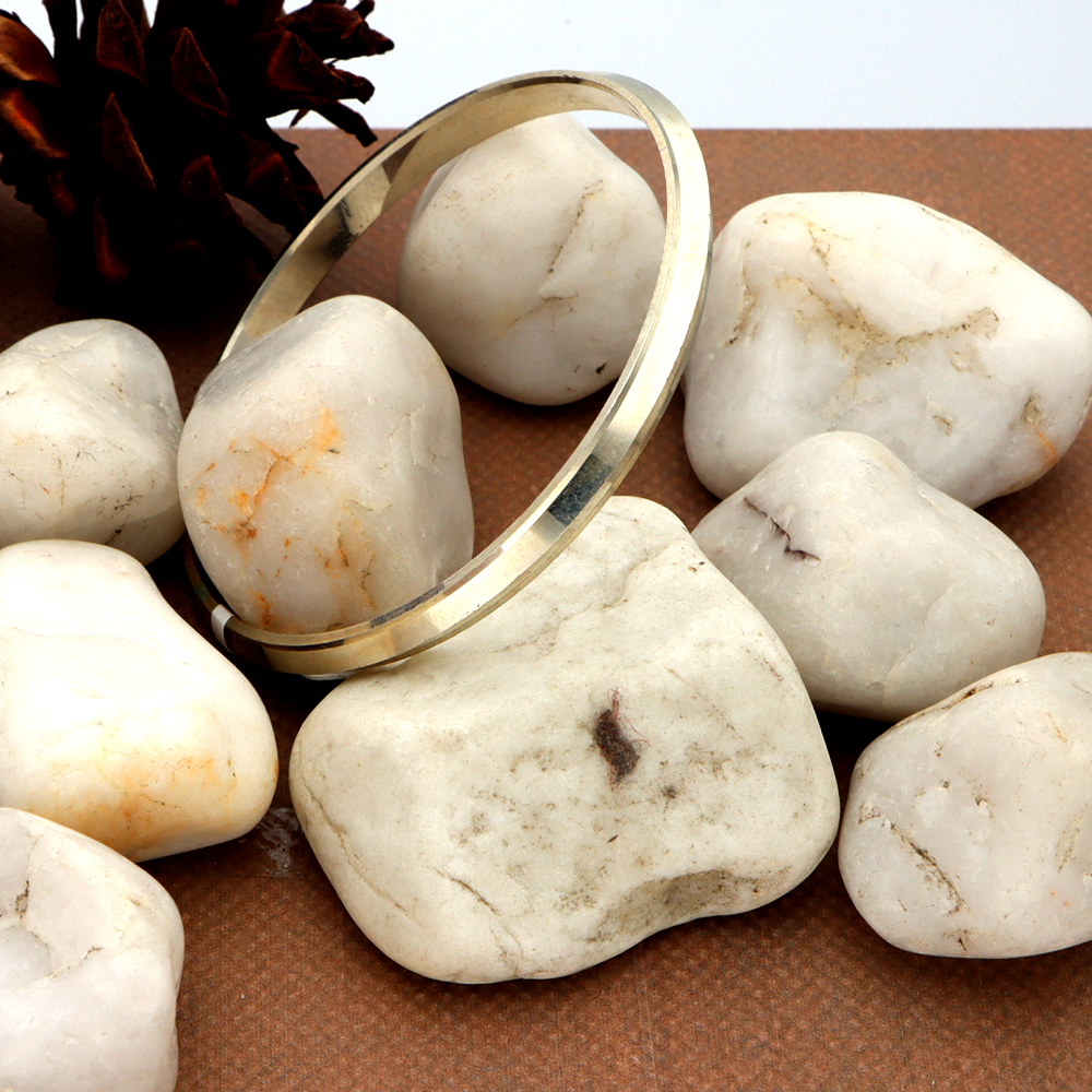 Elegant silver bracelet