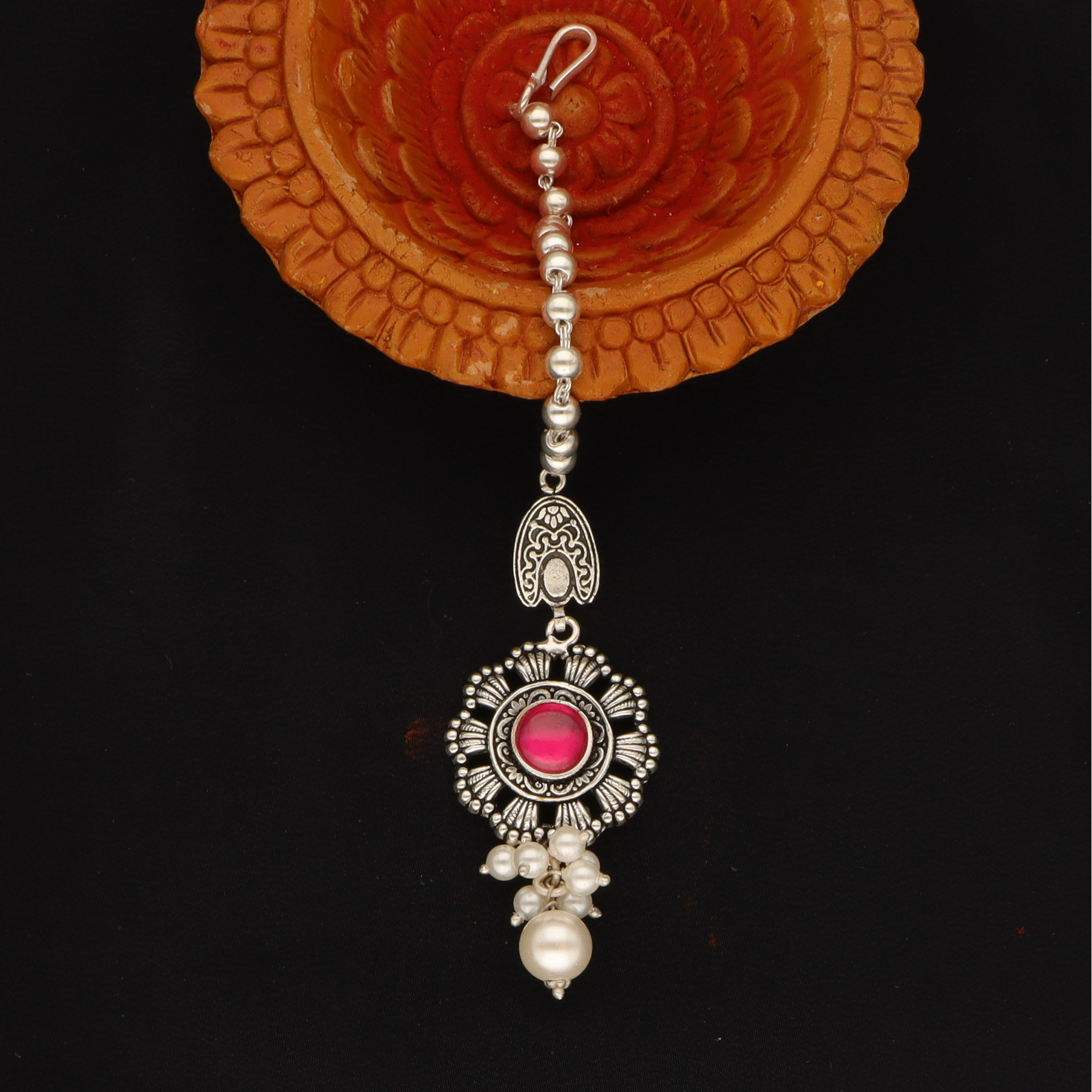 Silver Antique Stone Maangtika