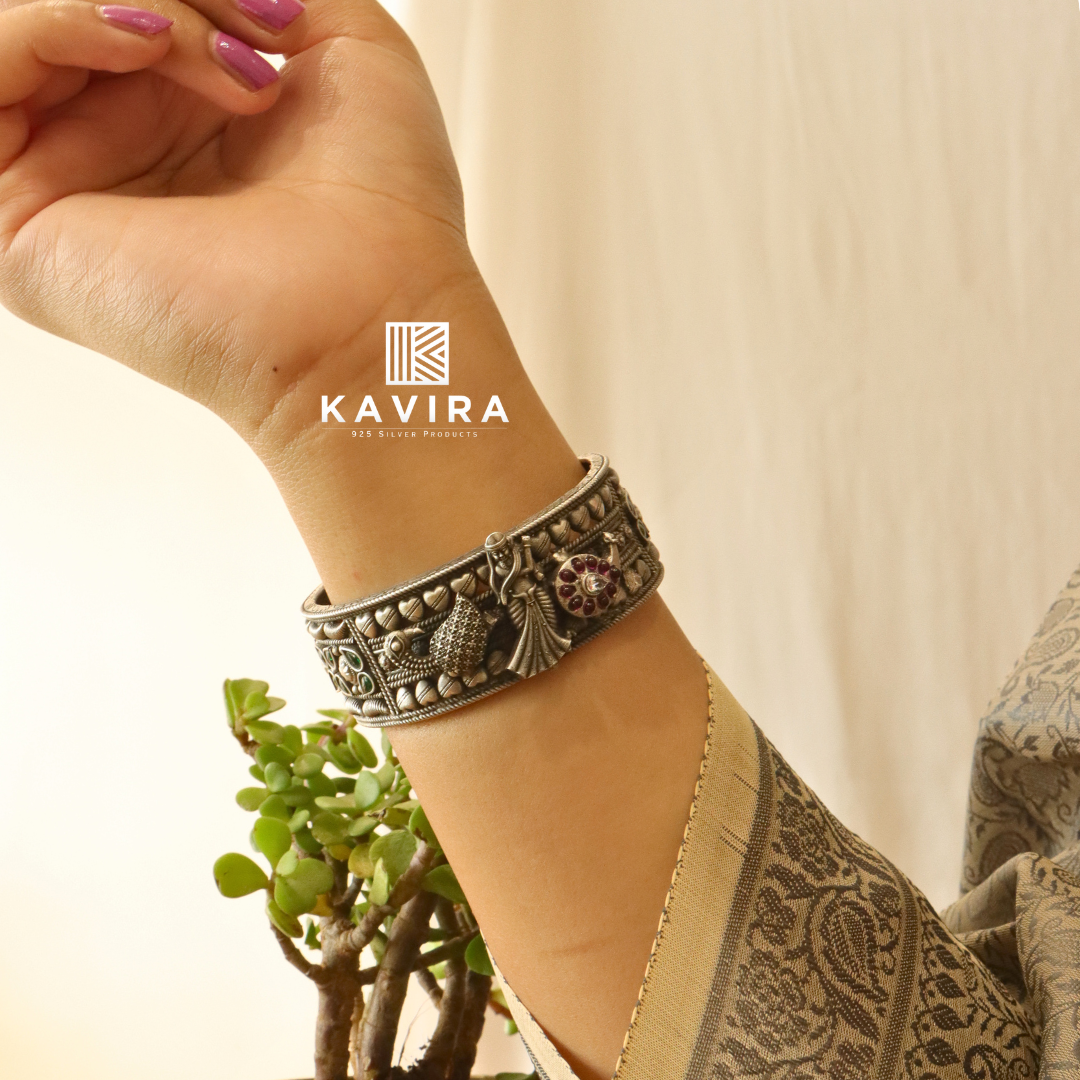 Silver Detailed Timeless Bangle