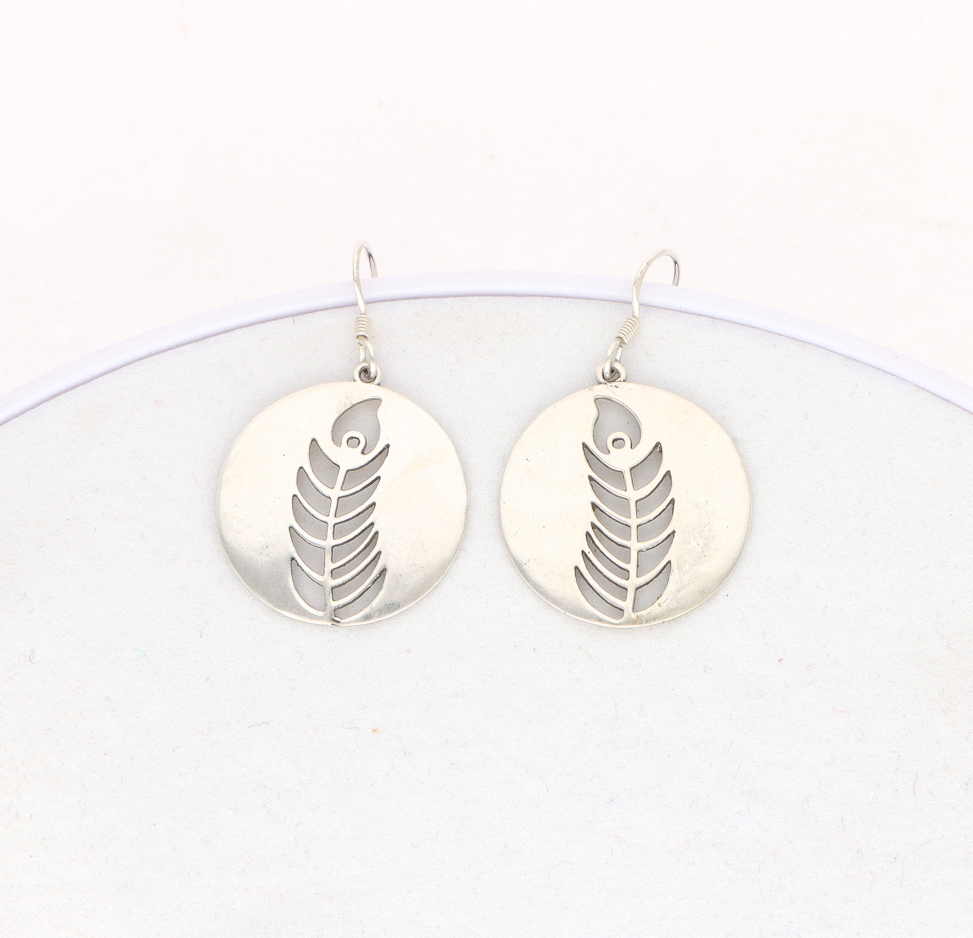 Leaf Detailed Silver Drops