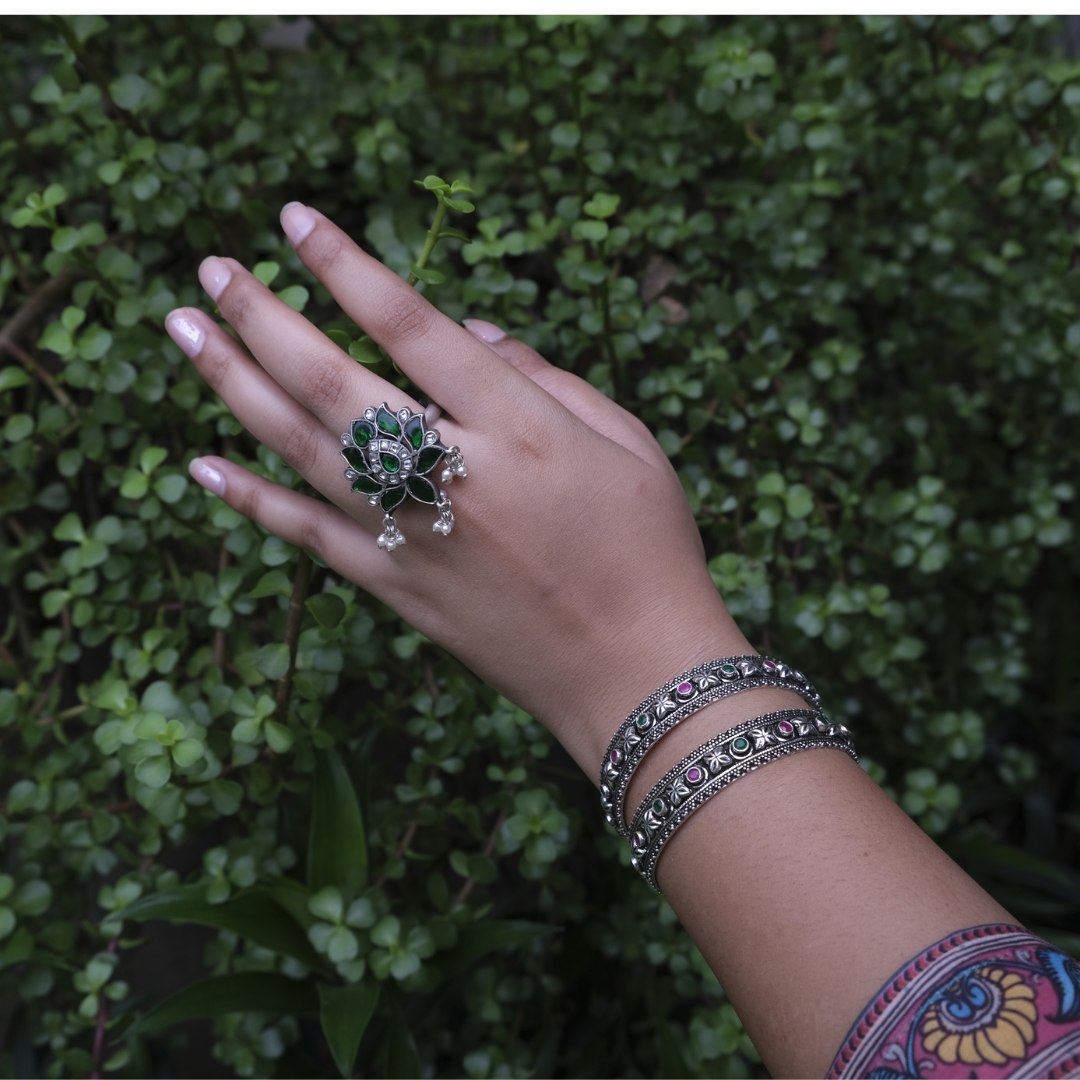 Silver Antique Lotus Shape Green Stone Ring