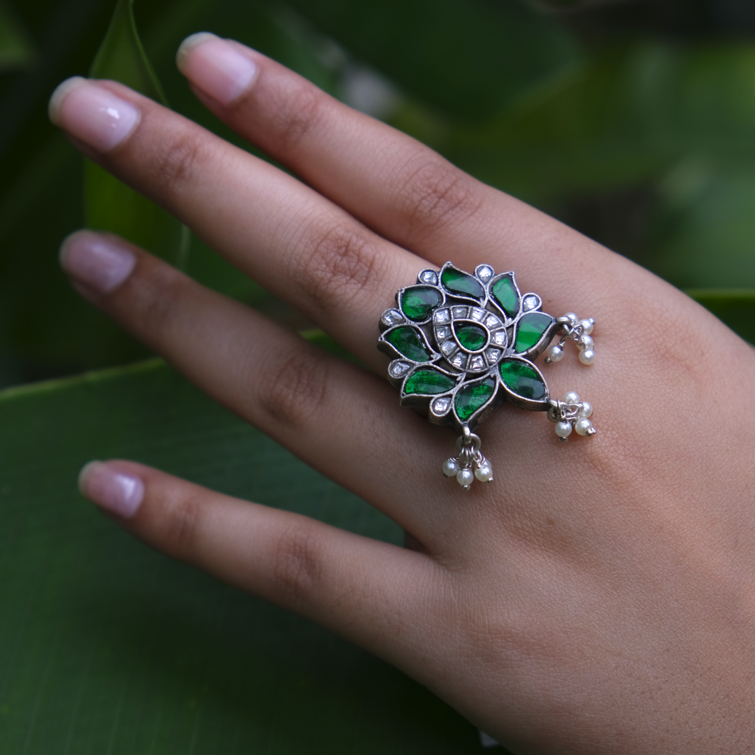 Silver Antique Lotus Shape Green Stone Ring