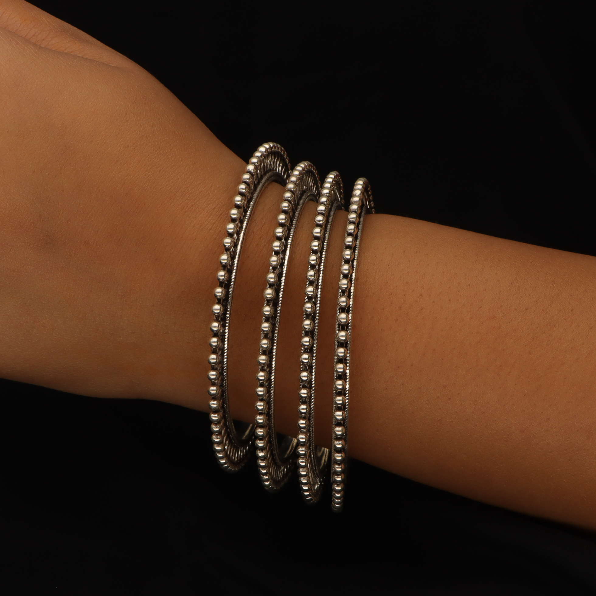 Silver Antique Bangle 92.5%