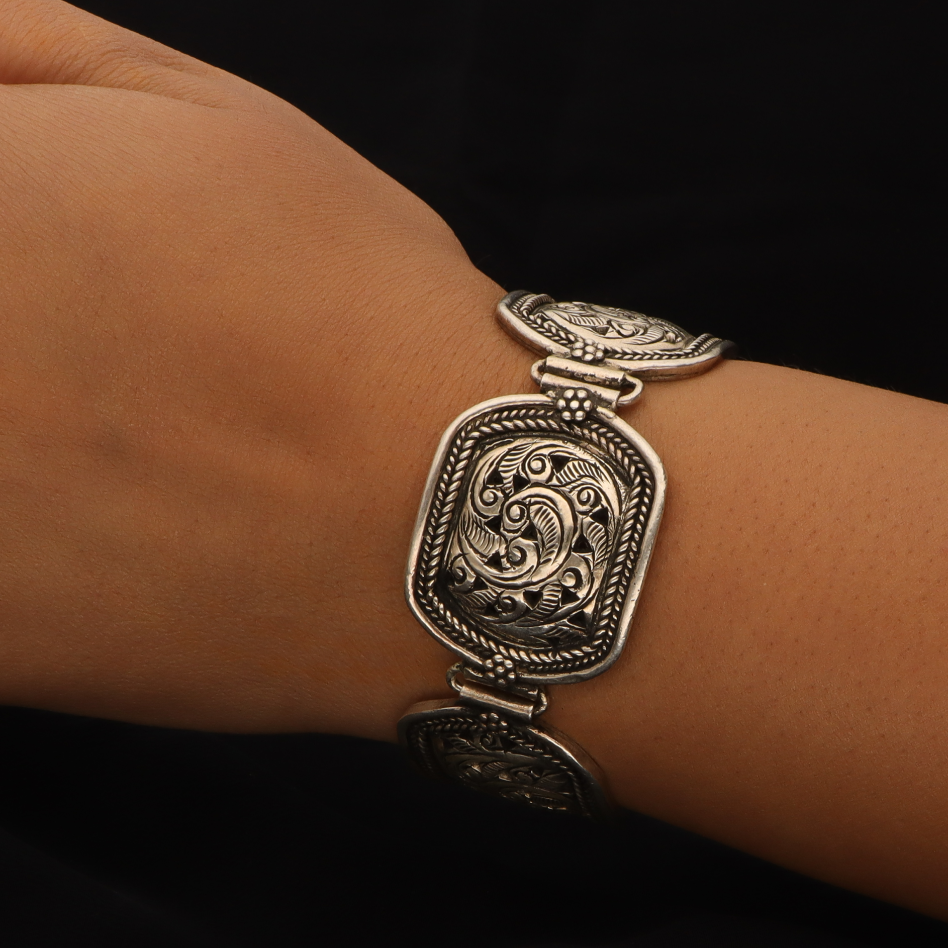 Silver Antique Bracelets 92.5%