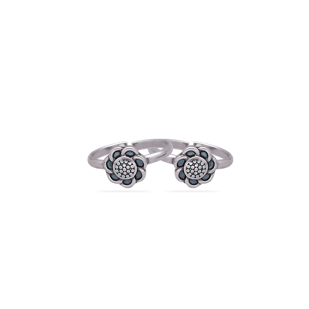 Stunning daisy two-piece silver toe rings