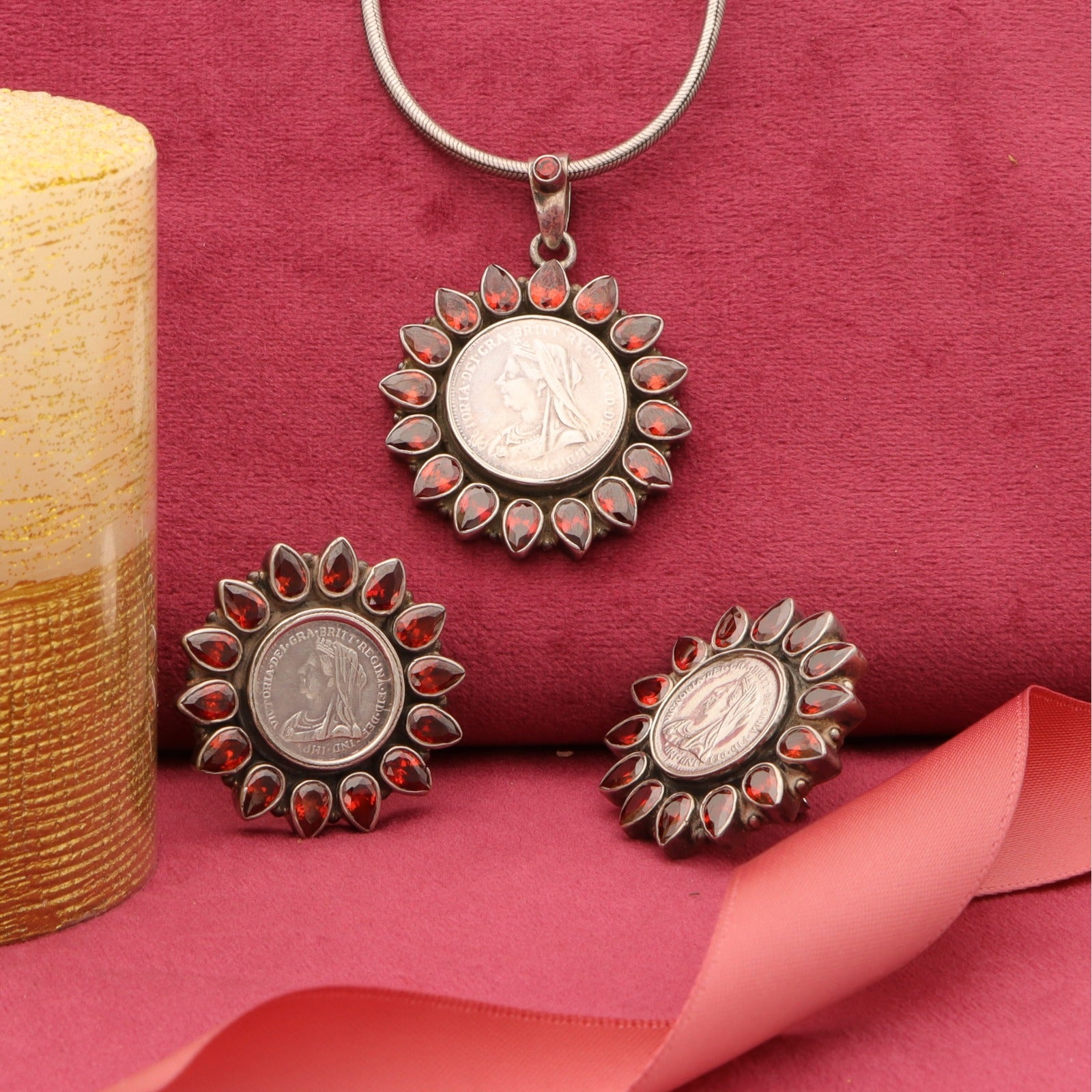 Silver Antique Kundan Pendant Set